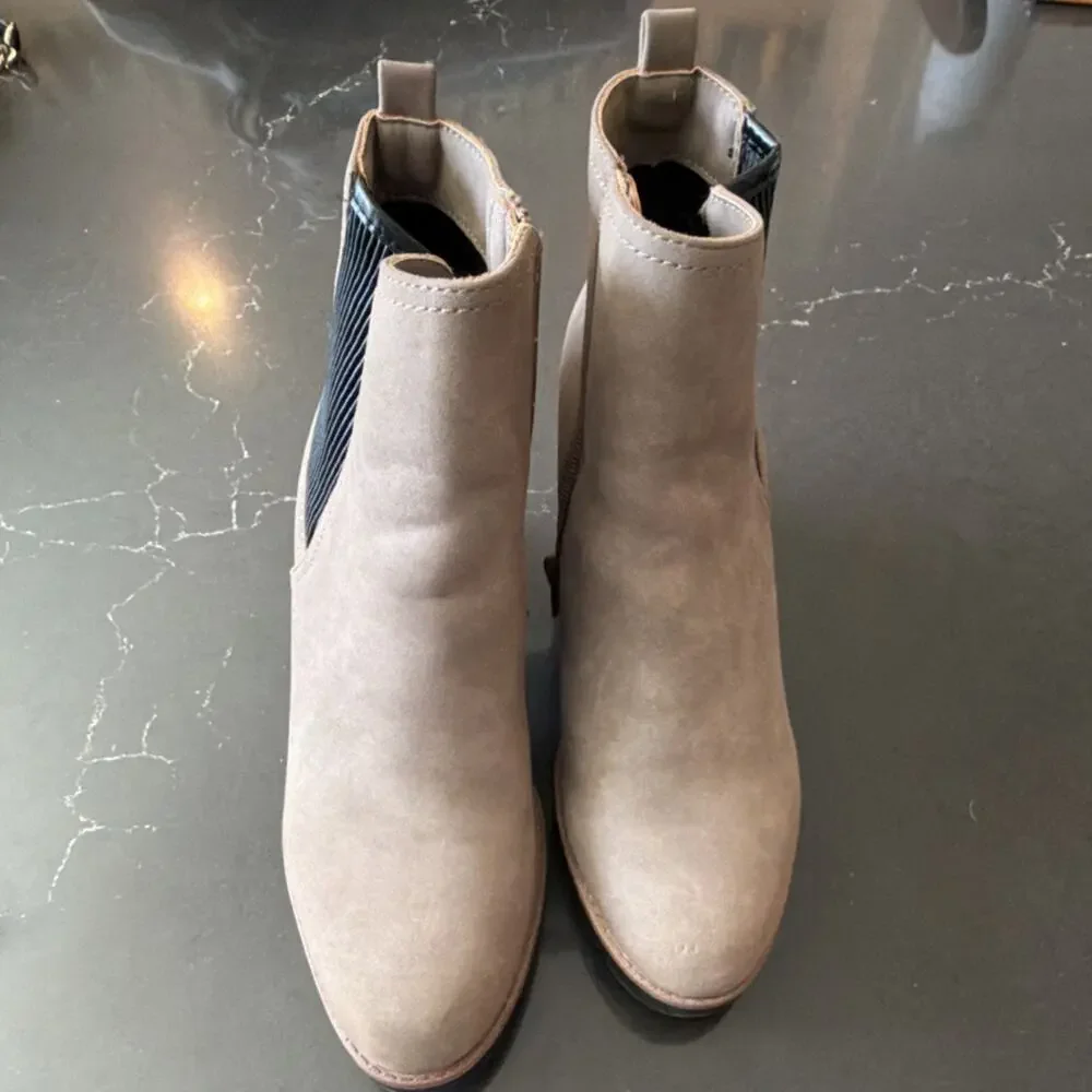 Naturalizer Beige Suede Chelsea Ankle Boots Women Block Heel Round Toe